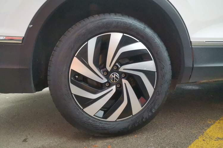 Used Volkswagen Tiguan L 2024 300TSI Automatic Two-Wheel Drive Smart Edition
