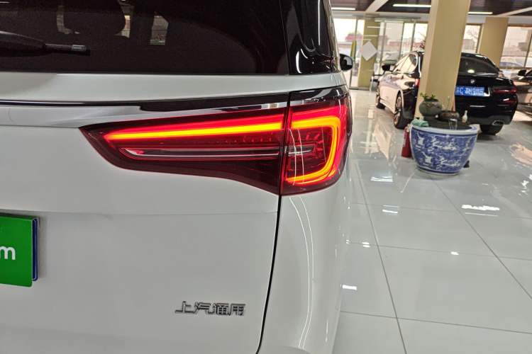 Used Buick GL8 2021 ES Landtrek 653T Smart Luxury Model
