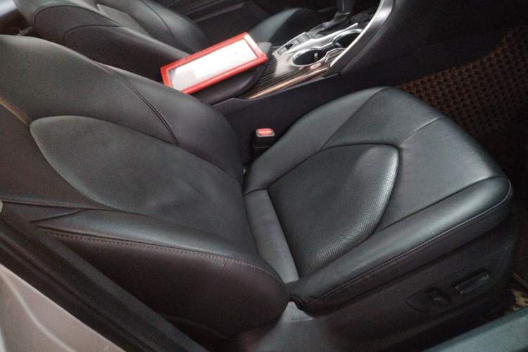 Used Toyota Camry 2019 2.5G Luxury Edition China VI Standard
