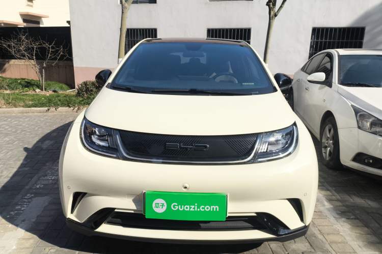 Used BYD Dolphin 2023 420 km Fashion Edition
