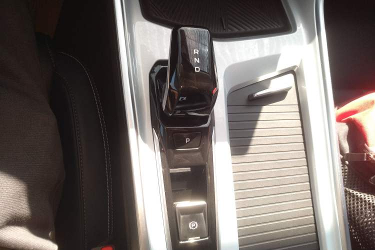 Used Geely Auto Jiajie 2023 Geely Jiaji L 1.5TD DCT Luxury Model
