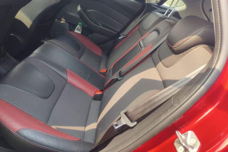 Used Ford Focus 2012 Hatchback 2.0L Automatic Luxury Sport Model
