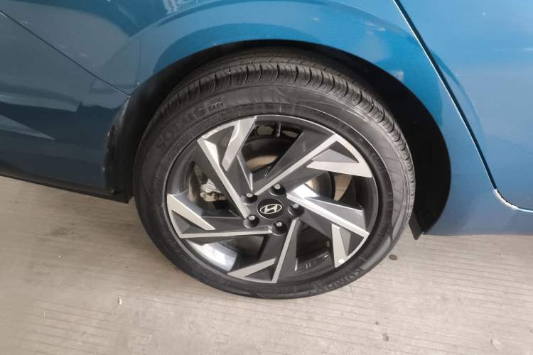 Used Hyundai Elantra 2023 1.5L CVT LUX Prestige Edition