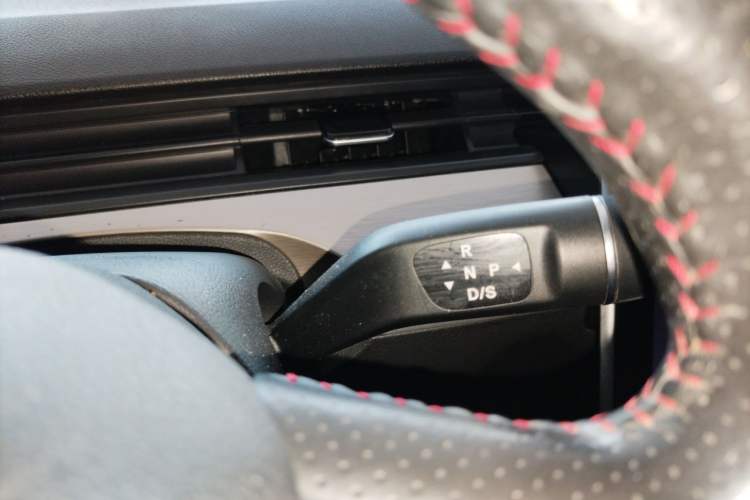 Used NETA V 2021 Standard Range Entertainment Version – Upgraded Model