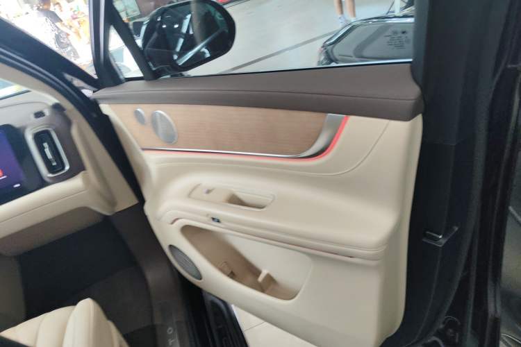 Used Hima AITO M9 2024 Range-Extended Ultra Version 42 kWh 6-Seater Model
