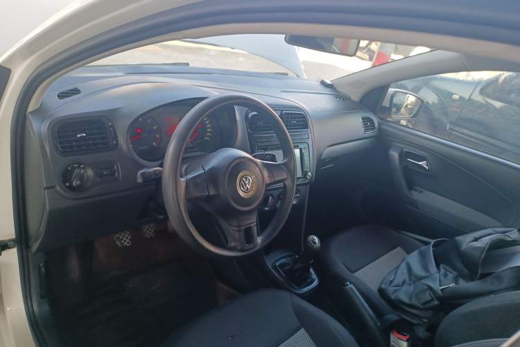 Used Volkswagen Polo 2013 1.4L Manual Fashion Edition