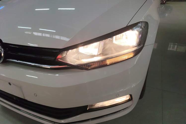 Used Volkswagen Touran 2018 Volkswagen Touran L 280TSI DSG Comfort Edition 7 Seats China V Emission Standard
