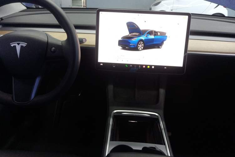 Used Tesla Model Y 2022 Long-Range All-Wheel-Drive Version
