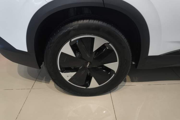 Used Dongfeng Aeolus L7 New Energy 2024 205 Pro
