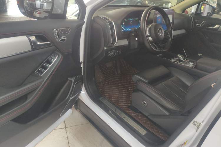 Used BYD Tang New Energy 2019 DM 2.0T All-Wheel Drive Connected Leading Model 7 Seats China VI Standard