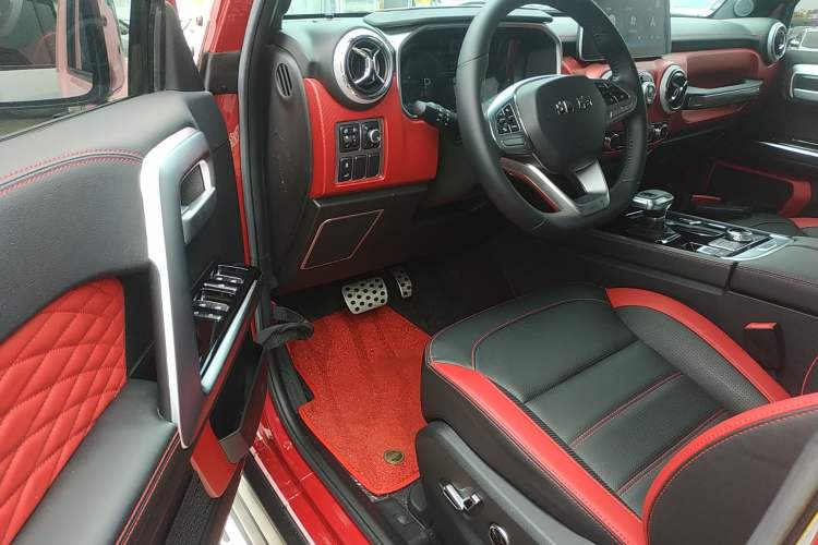 Used  BJ40 2023 2.0T Automatic Four-Wheel Drive Urban Hunter Edition Chivalrous Type
