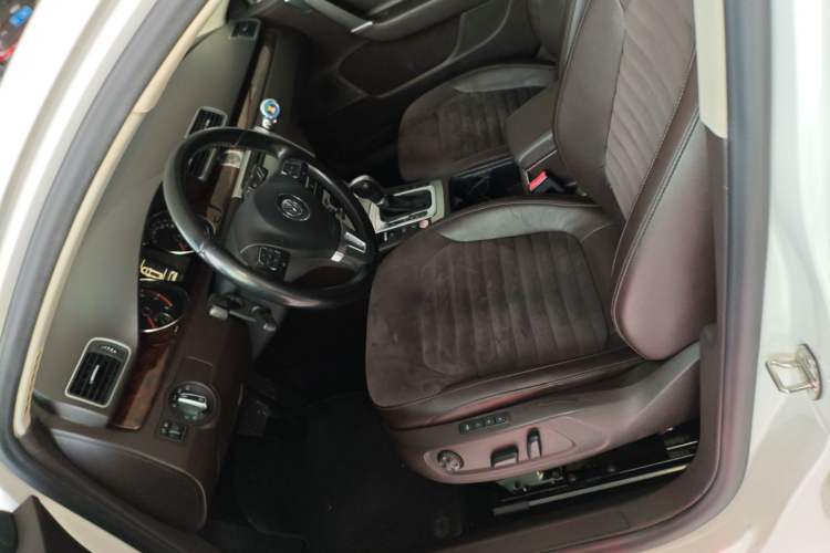 Used Volkswagen Magotan 2012 Travel Edition 2.0 TSI Comfort Version