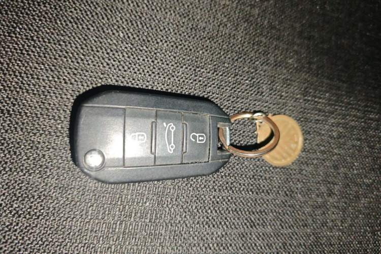 Used Peugeot 301 2014 1.6L Manual Luxury Edition