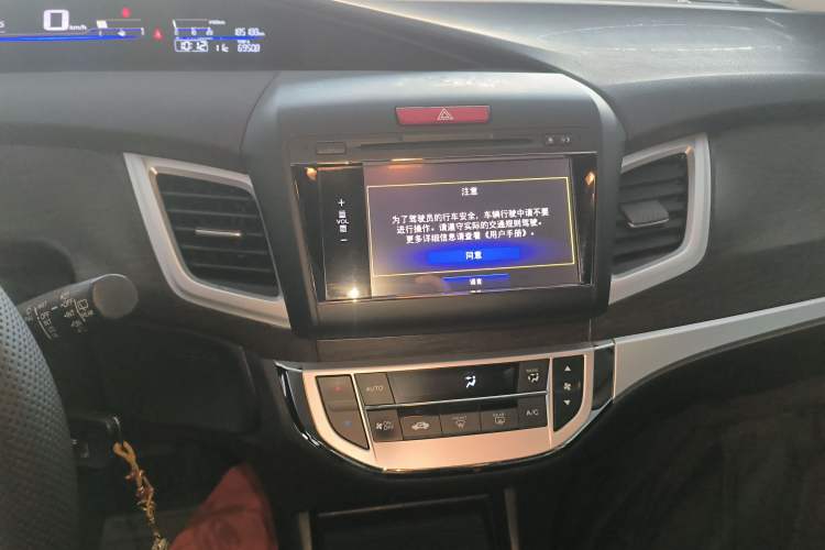 Used Honda Jade 2013 1.8L automatic Comfort version 5 seats
