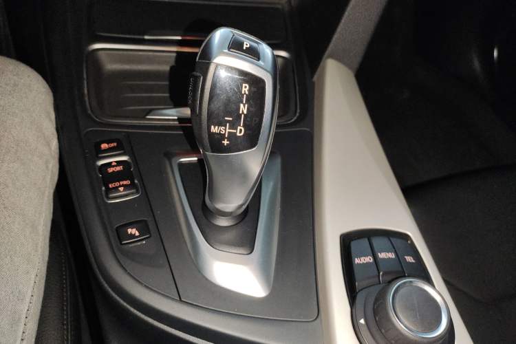 Used BMW 3 Series 2014 320Li Fashion Model
