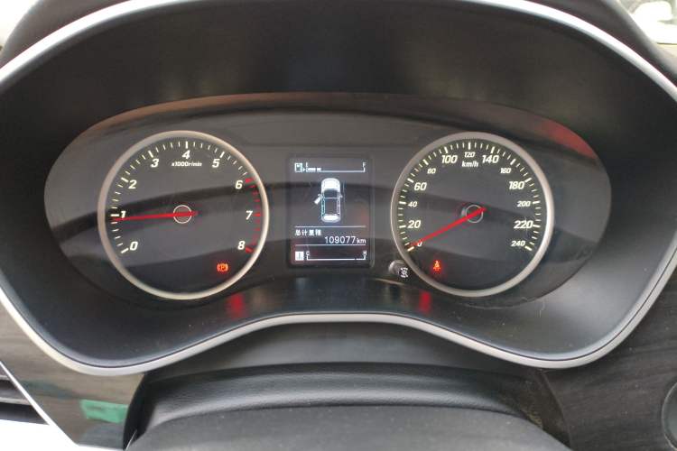 Used Baojun 560 2017 1.5T Manual Comfort Version 7 Seats
