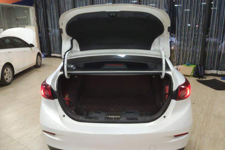 Used Mazda Mazda 3 Axela 2016 Sedan 1.5L Automatic Comfort Model