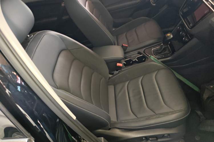 Used Volkswagen Tiguan L 2021 330TSI Automatic Two-Wheel Drive Smart Edition
