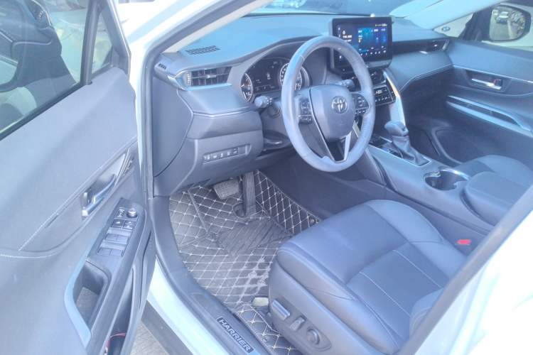 Used Toyota Harrier 2022 2.0L CVT Two-Wheel Drive Deluxe Edition