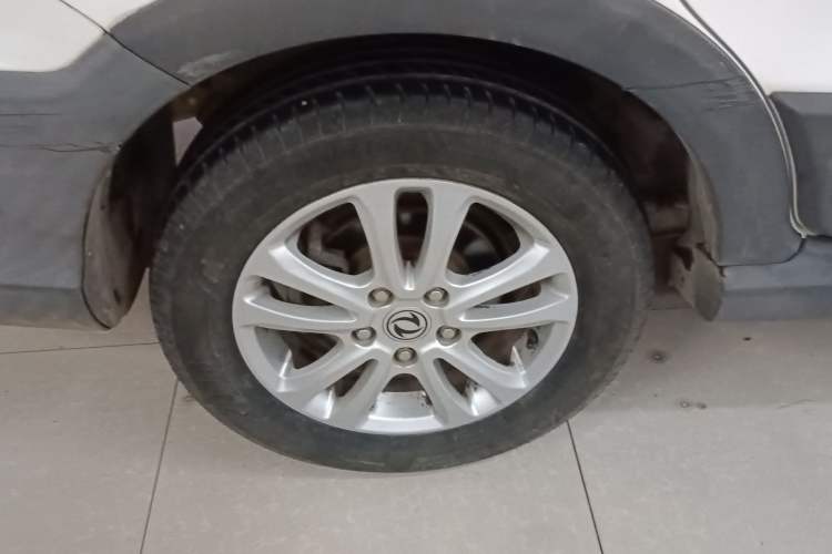 Used Dongfeng Fengon 370 2016 1.5L Manual Elite Home Edition 7-Seater