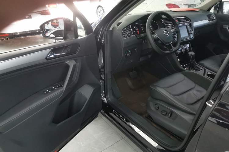 Used Volkswagen Tiguan L 2018 330TSI Automatic Two-Wheel Drive Luxury Edition
