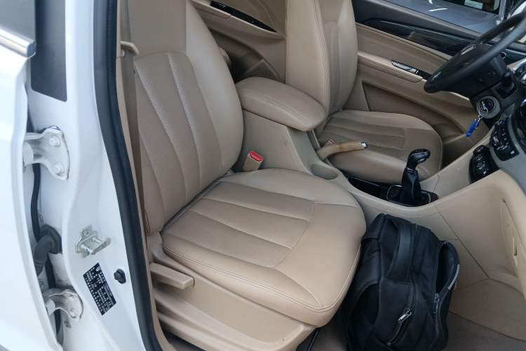 Used Baojun 730 2016 1.5L Manual Comfort Version 7 Seats China V Emission Standard
