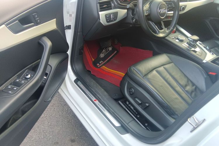 Used Audi A4L 2018 30th Anniversary Edition 40 TFSI Fashion Model
