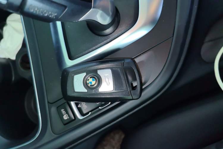 Used BMW 3 Series 2016 320i Fashion Model
