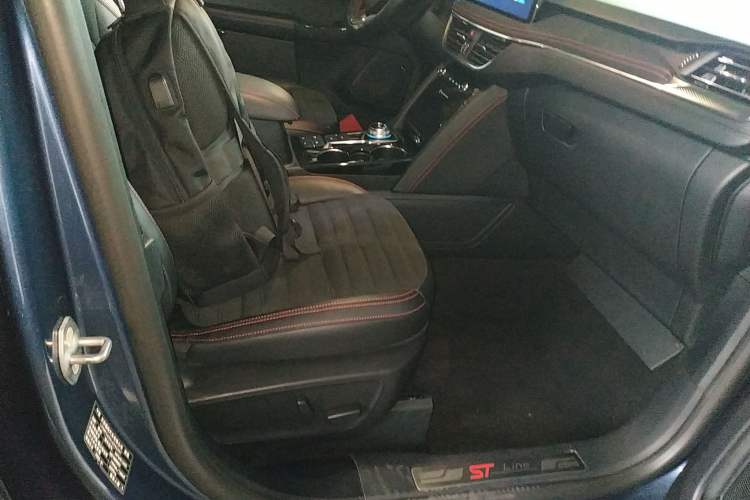 Used Ford Escape 2020 EcoBoost 245 Four-Wheel Drive ST-LINE Deluxe Edition
