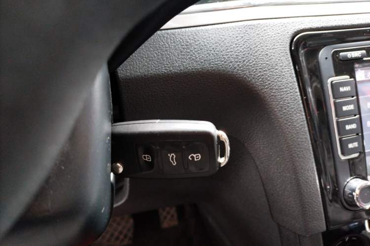 Used Volkswagen Bora 2014 1.6L Automatic Fashion Model
