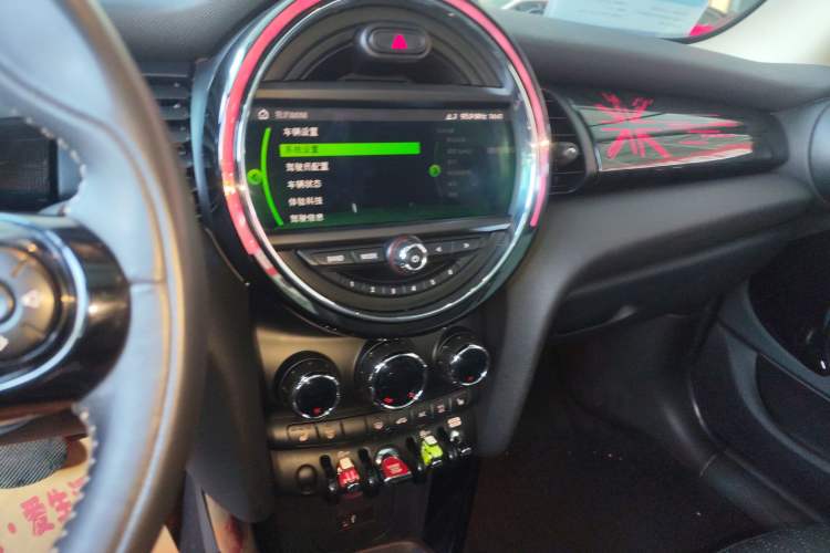 Used  MINI 2019 1.5T COOPER Artist Five-Door Edition
