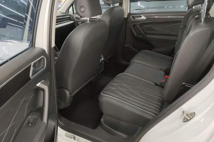 Used Volkswagen Tiguan L 2023 300TSI Automatic Two-Wheel Drive Smart Edition