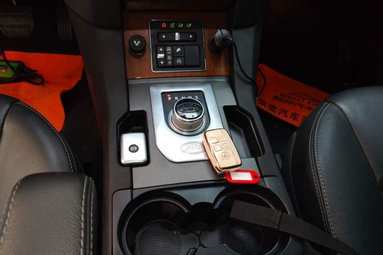 Used Land Rover Discovery 2016 3.0 SC Obsidian Black Heritage Edition SE