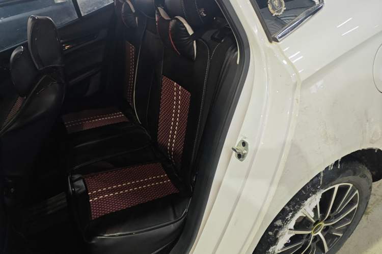 Used Roewe i5 2021 1.5L CVT Platinum Edition
