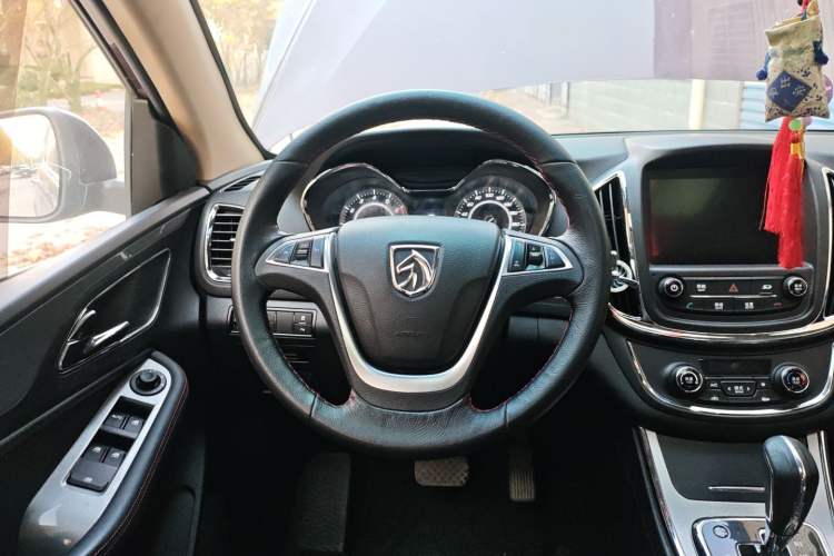 Used Baojun 560 2016 1.8L iAMT Luxury Model
