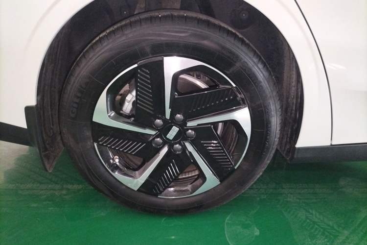 Used  L6 2024 125km PLUS Dragon Edition
