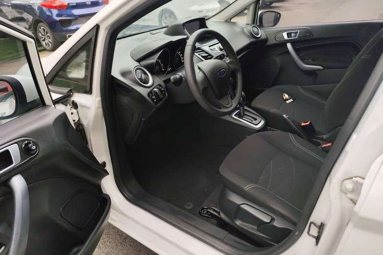 Used Ford Fiesta 2013 Hatchback 1.5L Automatic Fashion Edition
