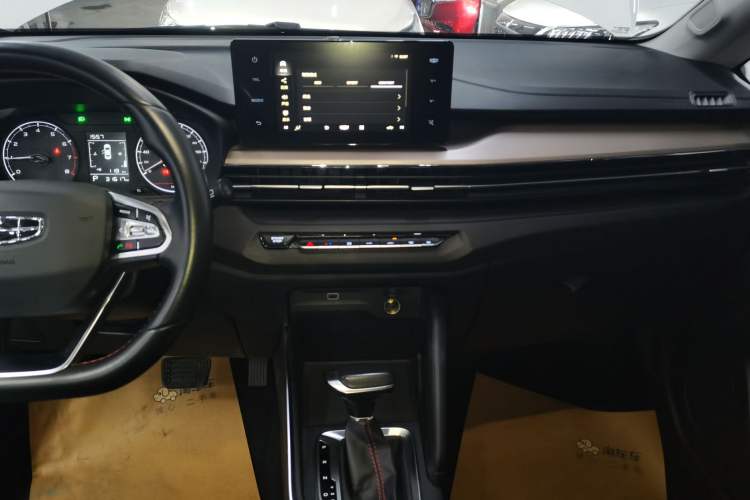 Used Geely Auto Vision X3 2021 PRO 1.5L CVT Deluxe Model
