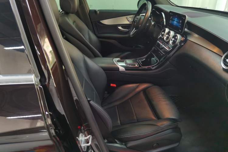 Used Mercedes-Benz GLC 2020 GLC 260 L 4MATIC Dynamic Model
