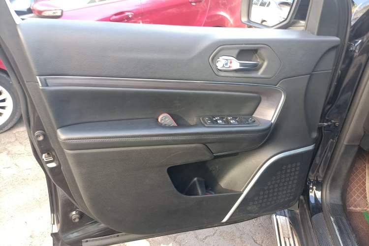 Used  Grand Commander 2018 2.0T Four-Wheel Drive Enjoyment Edition China VI
