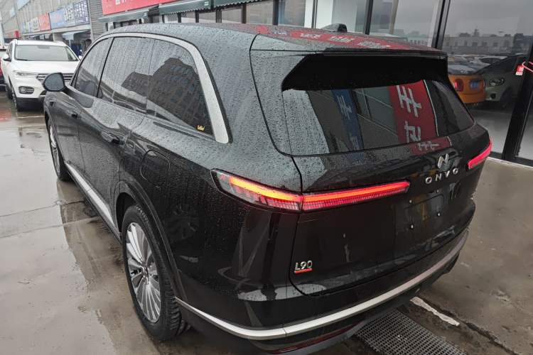 Used ONVO Luxeed L90 2025 Model—Ultra Six-Seater Version
