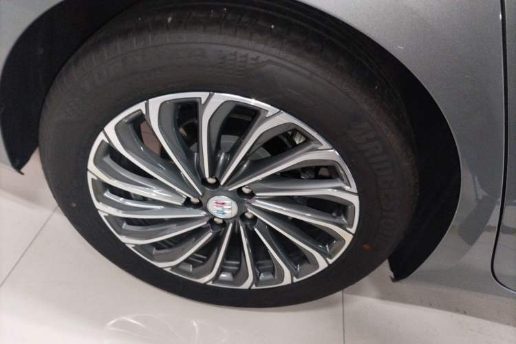 Used Buick LaCrosse 2023 28T Prestige Edition
