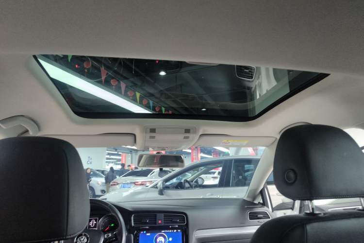 Used Volkswagen Golf 2018 230TSI Automatic Comfort Model
