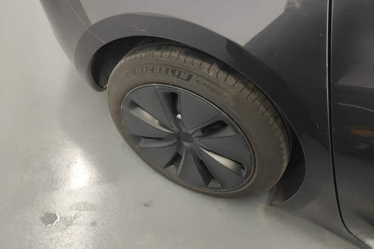 Used Tesla Model 3 2023 Long-Range All-Wheel-Drive Version
