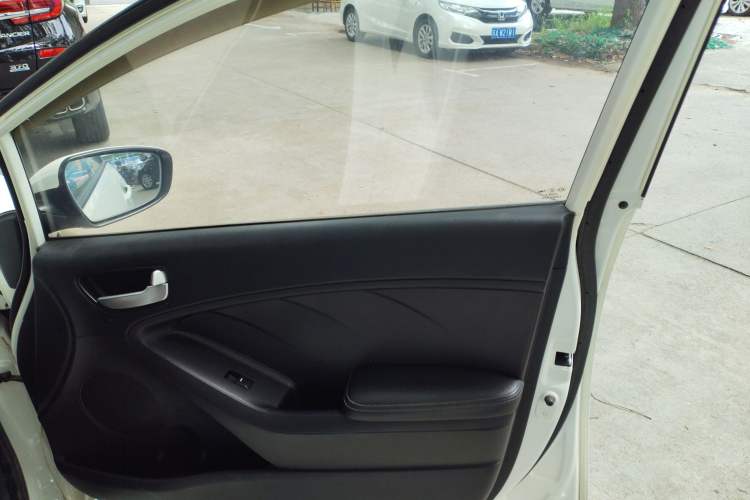 Used Kia K3 2015 1.6L Manual GL
