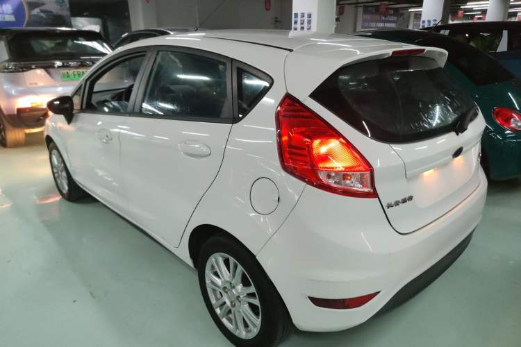 Used Ford Fiesta 2013 Hatchback 1.5L Automatic Fashion Edition