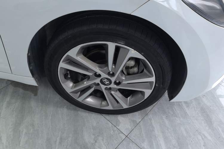 Used Hyundai Elantra 2016 1.6L Automatic ZhiXuan – Elite Version
