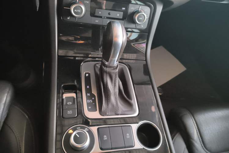 Used Volkswagen Touareg 2016 3.0 TSI Ignis Edition
