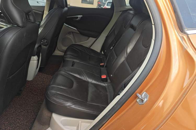 Used Volvo V40 2014 2.0T Zhiya Edition