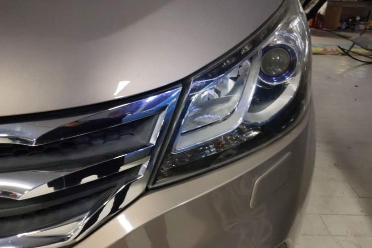 Used SAIC MAXUS G10 2014 2.0T Automatic Executive Edition
